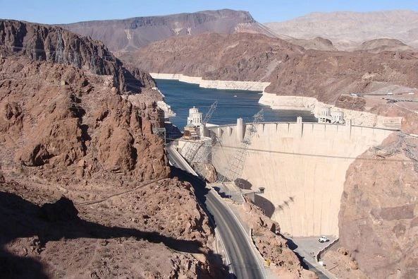Электроэнергия из каньона: Плотина Гувера в США