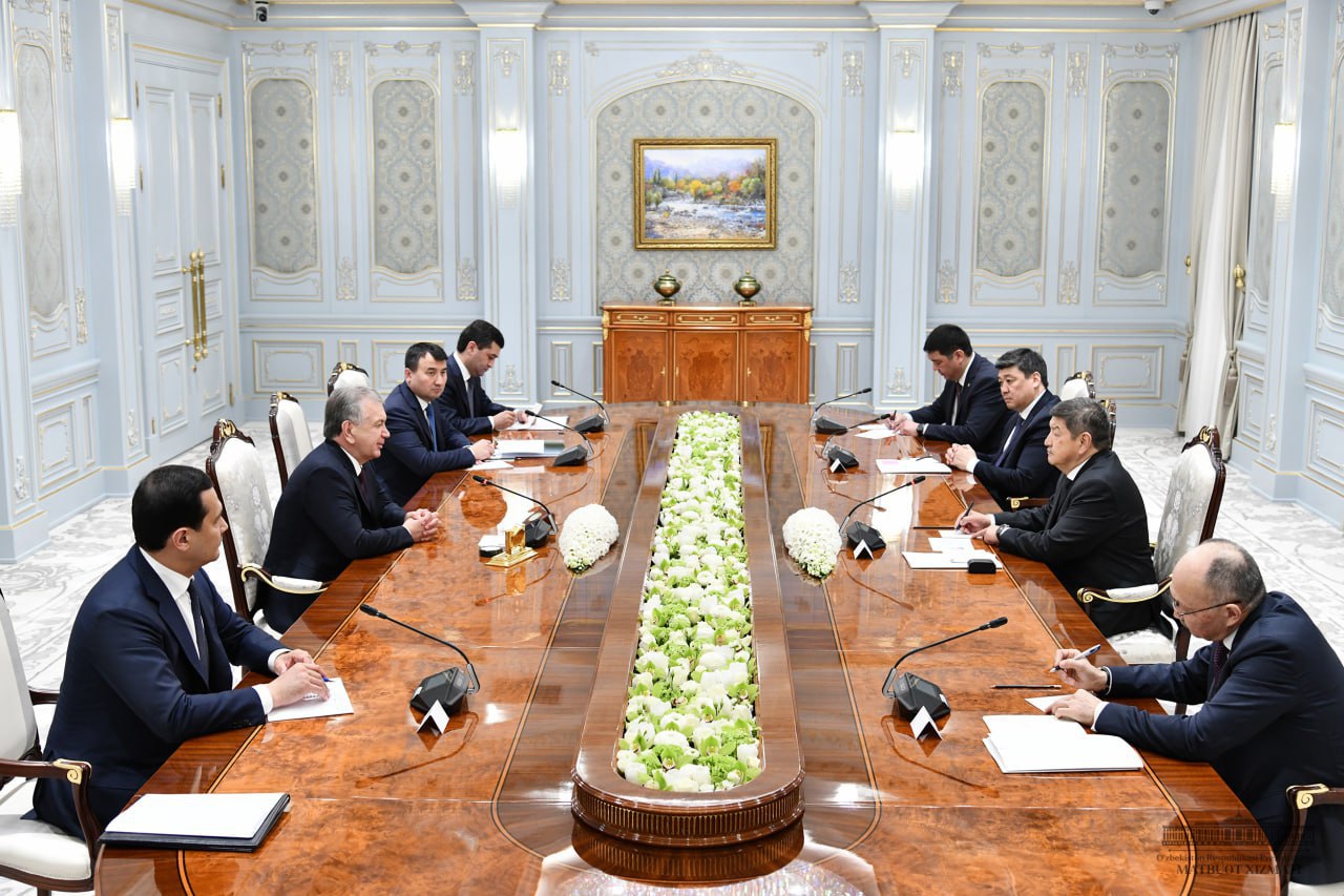 Shavkat Mirziyoyev and Akylbek Zhaparov discussed the construction of Kambaratinskaya HPP-1